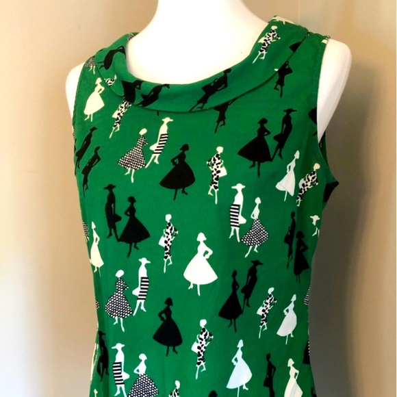 Banana Republic Tops - Banana Republic | green ladies print blouse